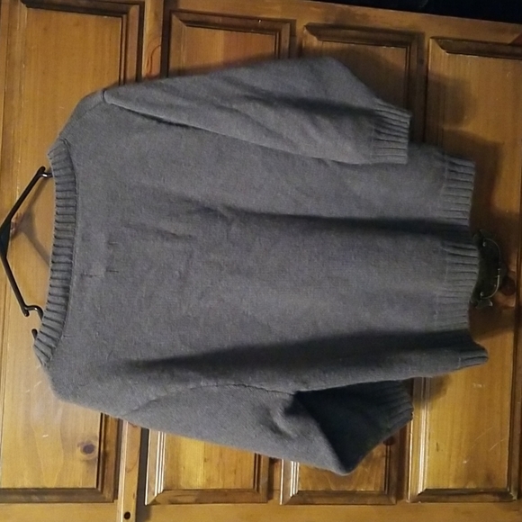 The North Face Sweater - Picture 5 of 5